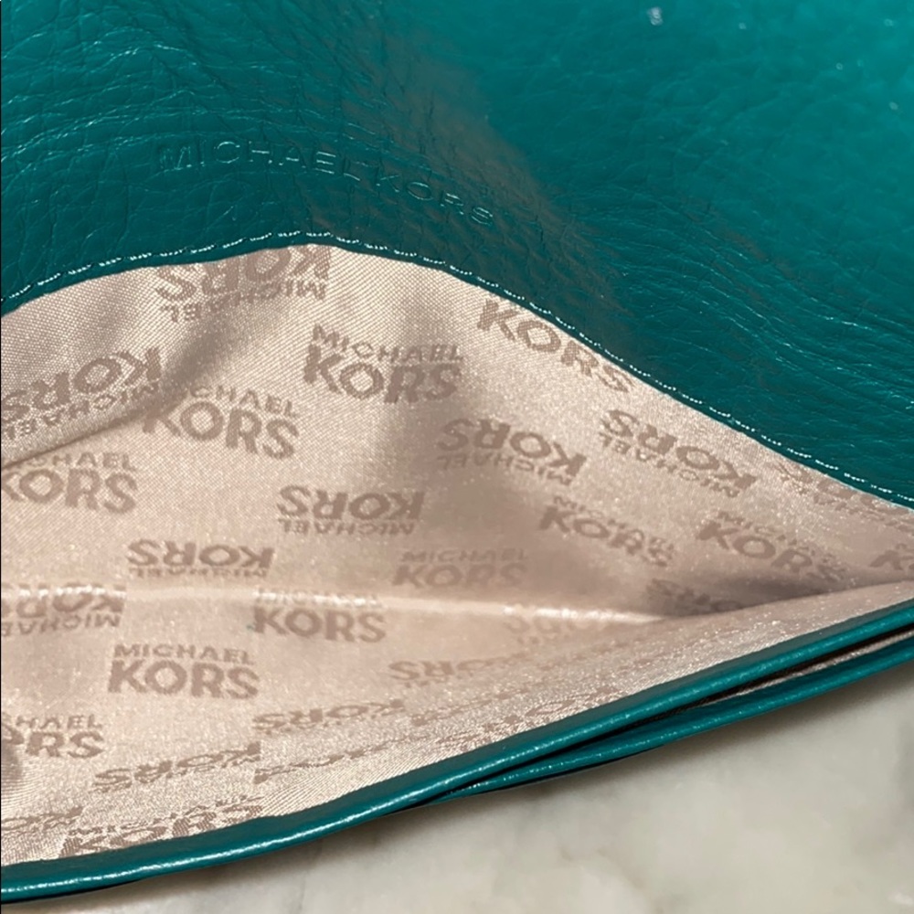 Michael Kors Turquoise Leather Wallet EUC - Picture 7 of 9